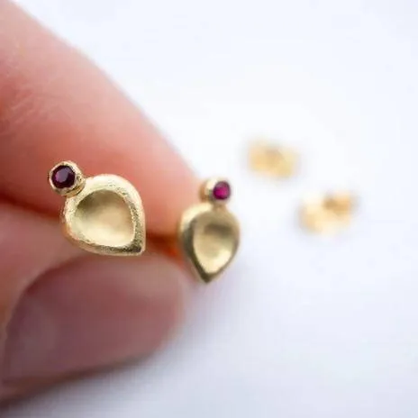 18k Gold Teardrop Studs with Ruby