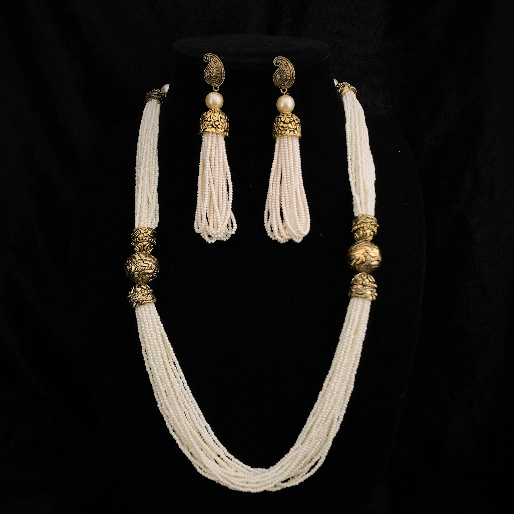 Beautiful Handmade White Seed Bead Mala Neckalce Set