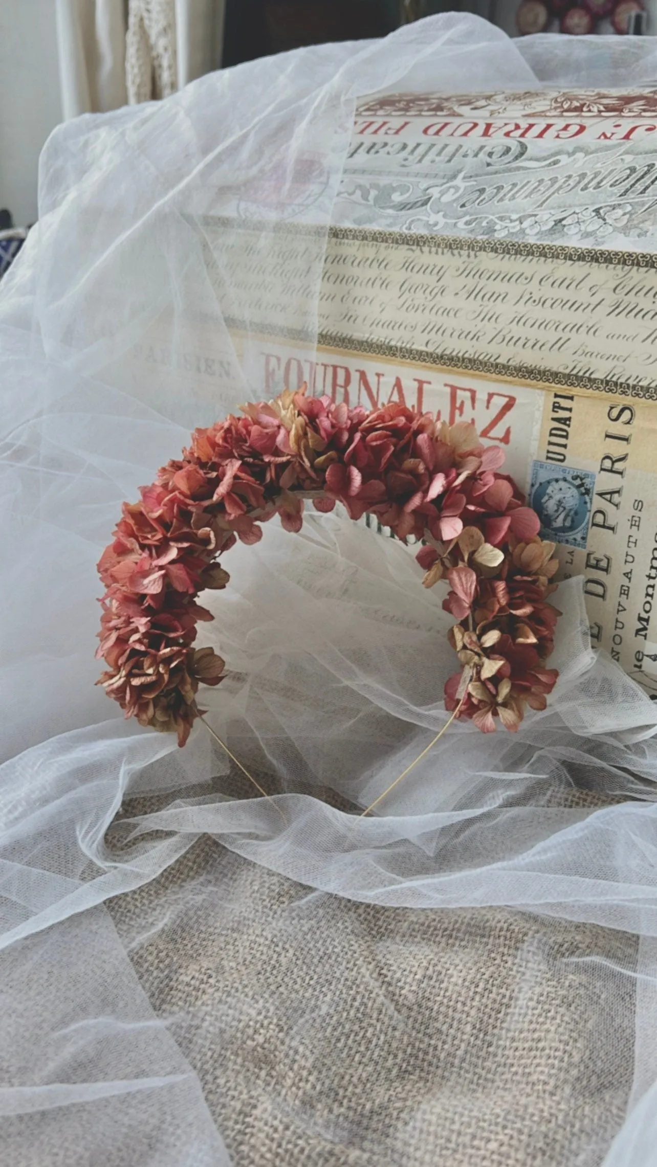 Boho Bridal Dusky Pink Flower Crown, Barn Wedding Hair Piece, Dried Flower Wreath Tiara Gold, Bridal Hair Accessories Hansmade Real Floral