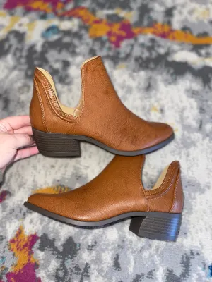 Booties • Cognac