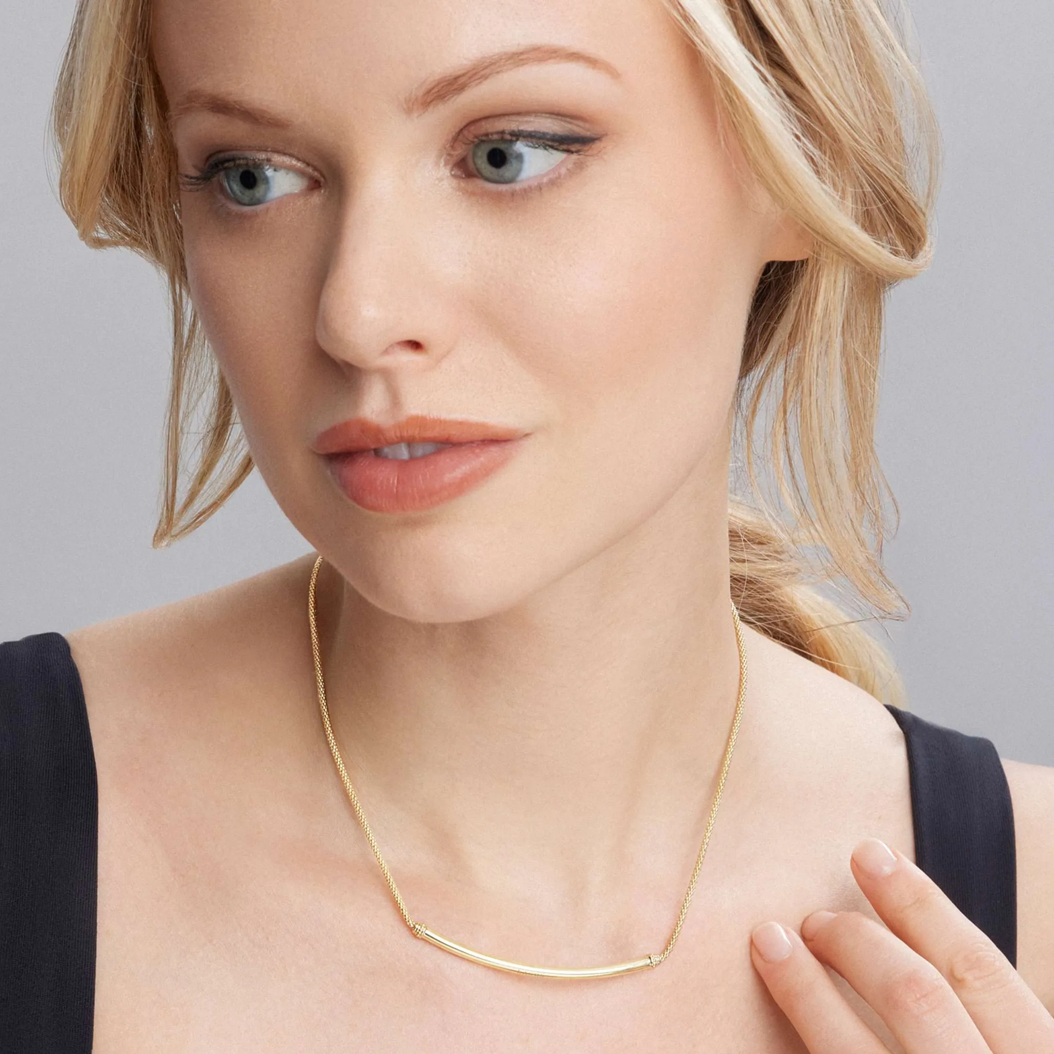 Caviar Gold 18K Gold Caviar Bar Necklace