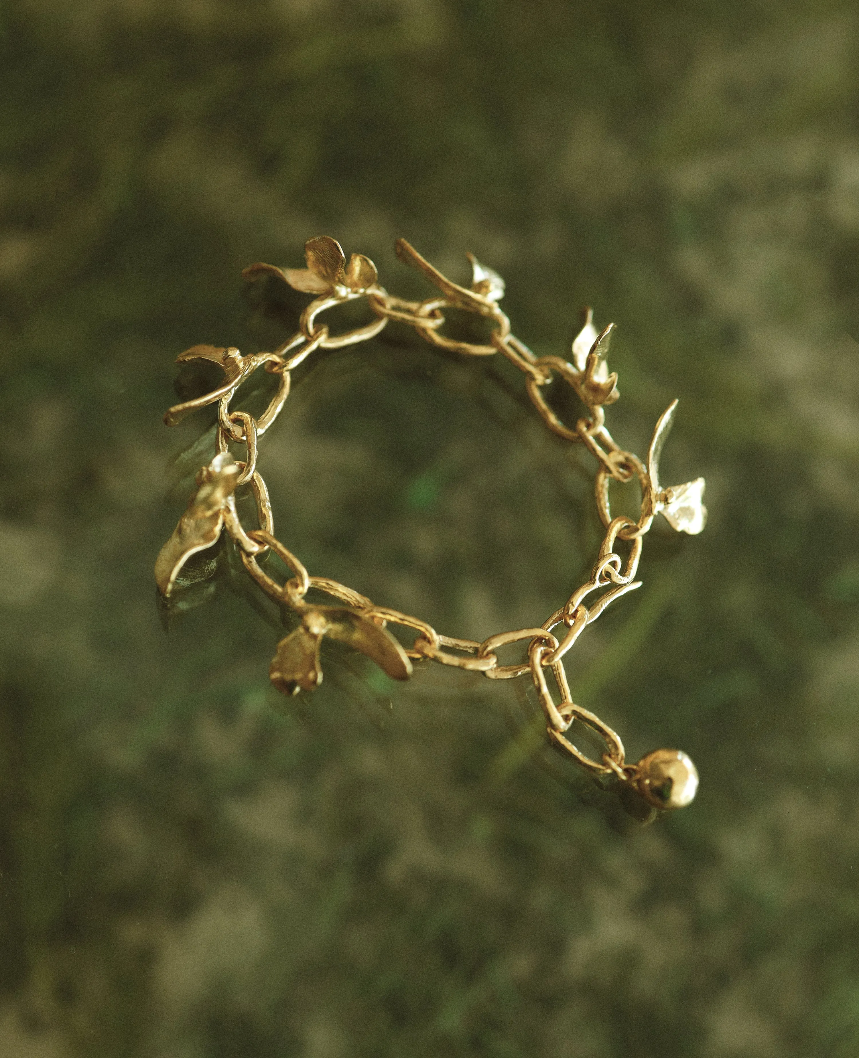 FLORALIS ARMLET // golden bracelet