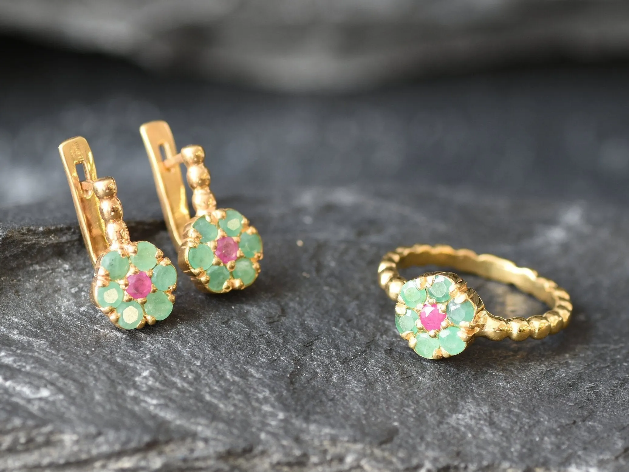 Gold Flower Earrings - Natural Emerald Earrings, Green Daisy Earrings