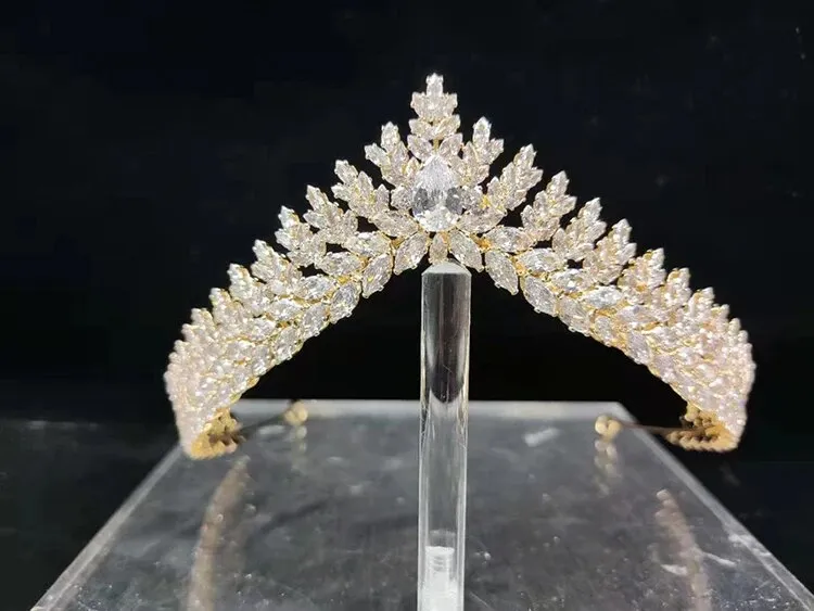 Gorgeous Shiny Bridal Crown Tiaras