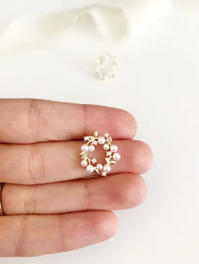 Gracie Pearl Wreath Stud Earrings