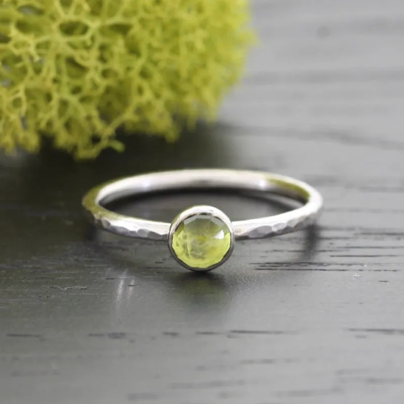 Hammered Silver Peridot Ring PLUMERIA