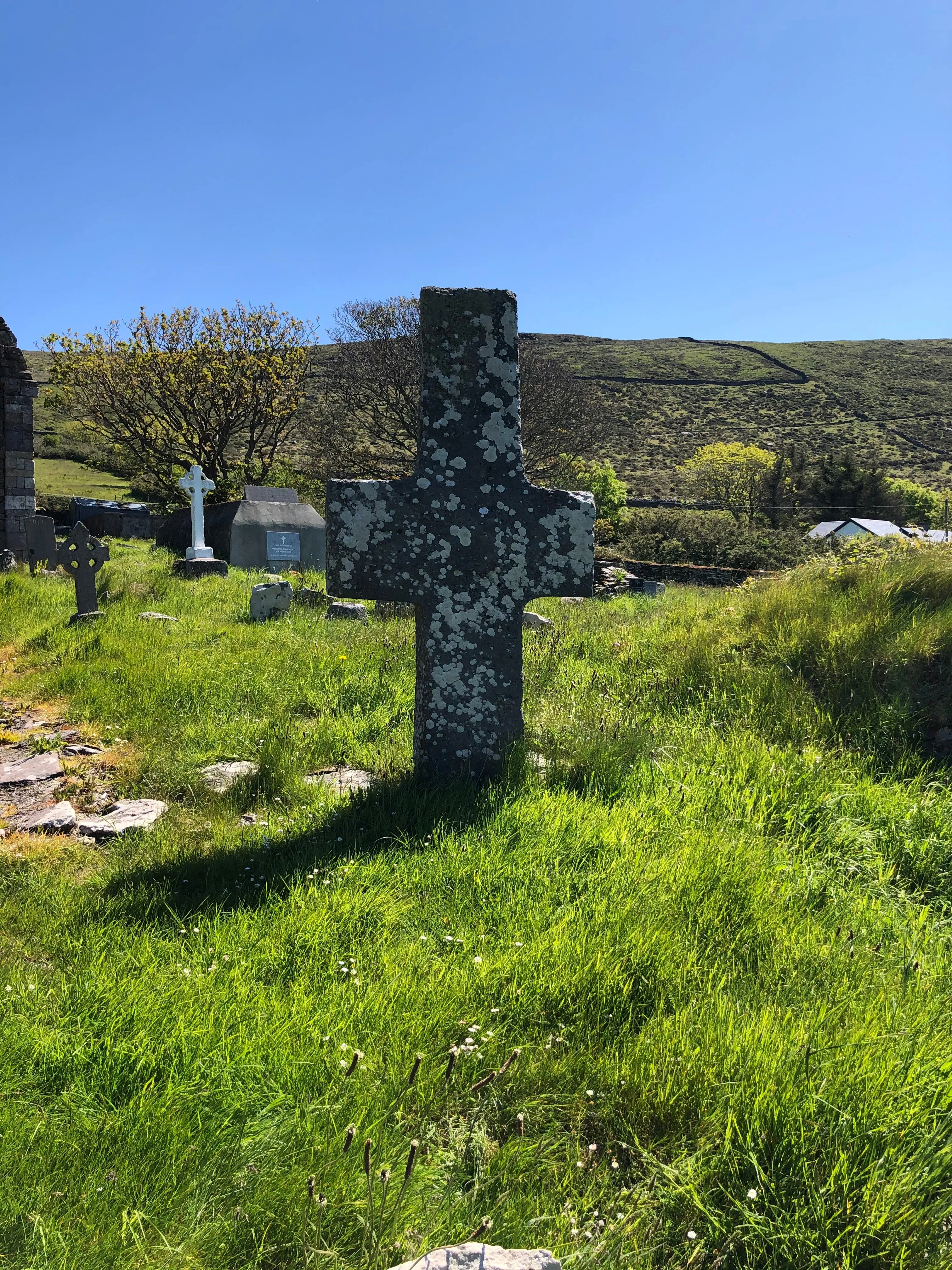 Rún Cross with Diamond Pendant